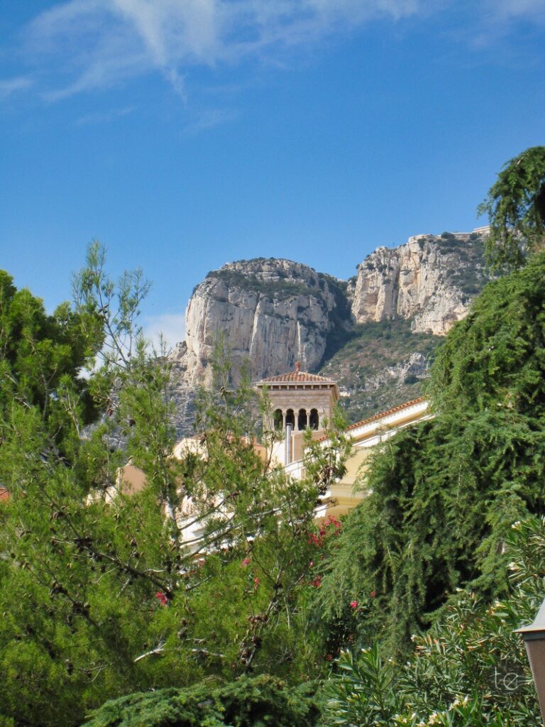 Monaco Palace: an Amazing Palace With a Long History of Royal Rule!