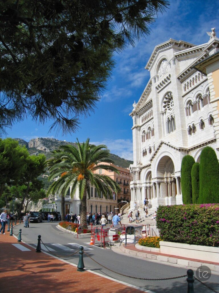 Monaco Palace: an Amazing Palace With a Long History of Royal Rule!