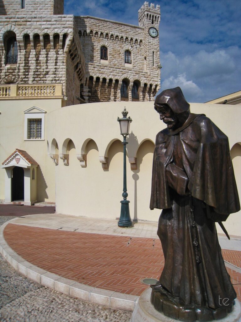Monaco Palace: an Amazing Palace With a Long History of Royal Rule!