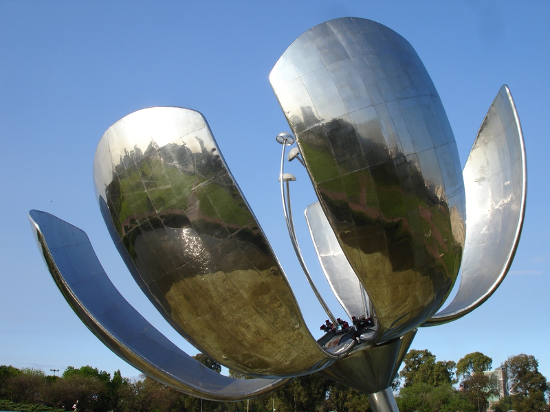 Floralis Genérica Sculpture in Plaza de las Naciones Unidas, Avenida Figueroa Alcorta, Buenos Aires