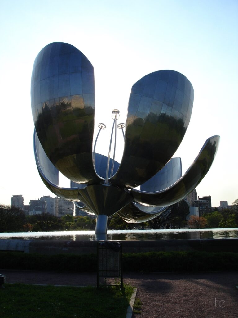 Floralis Genérica Sculpture in Plaza de las Naciones Unidas, Avenida Figueroa Alcorta, Buenos Aires