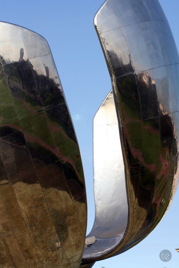 Floralis Genérica Sculpture in Plaza de las Naciones Unidas, Avenida Figueroa Alcorta, Buenos Aires