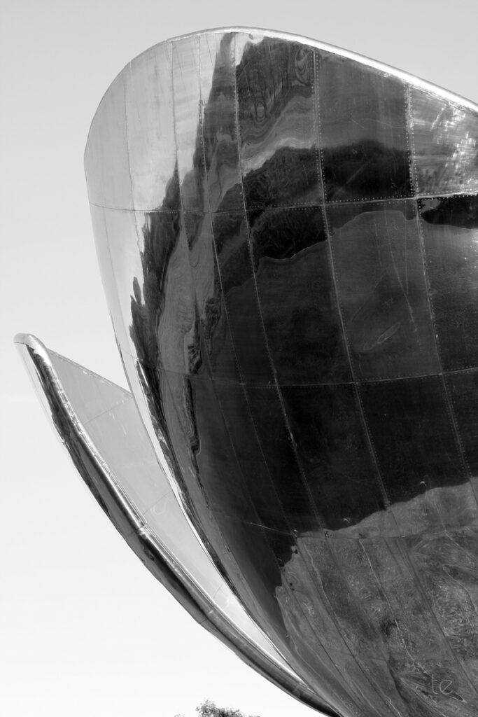 Floralis Genérica Sculpture in Plaza de las Naciones Unidas, Avenida Figueroa Alcorta, Buenos Aires