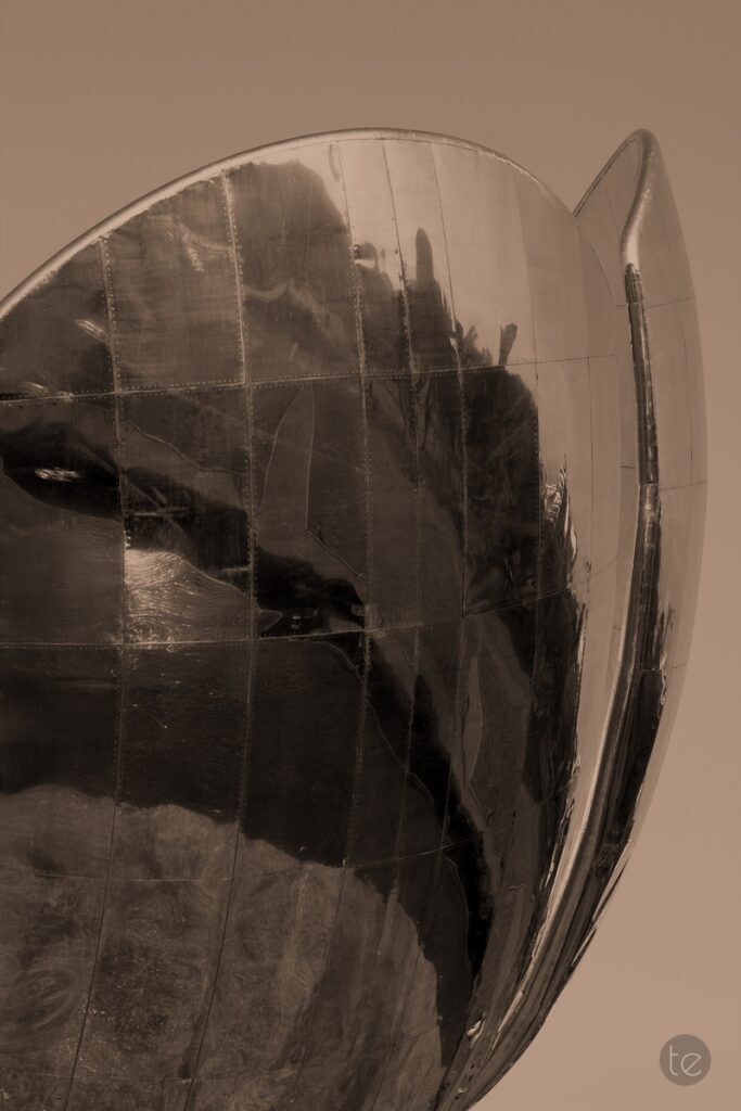 Floralis Genérica Sculpture in Plaza de las Naciones Unidas, Avenida Figueroa Alcorta, Buenos Aires