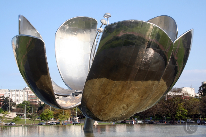 Floralis Genérica Sculpture in Plaza de las Naciones Unidas, Avenida Figueroa Alcorta, Buenos Aires