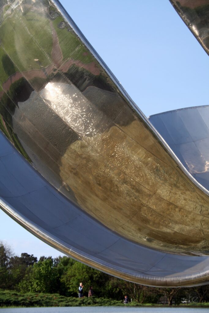 Floralis Genérica Sculpture in Plaza de las Naciones Unidas, Avenida Figueroa Alcorta, Buenos Aires