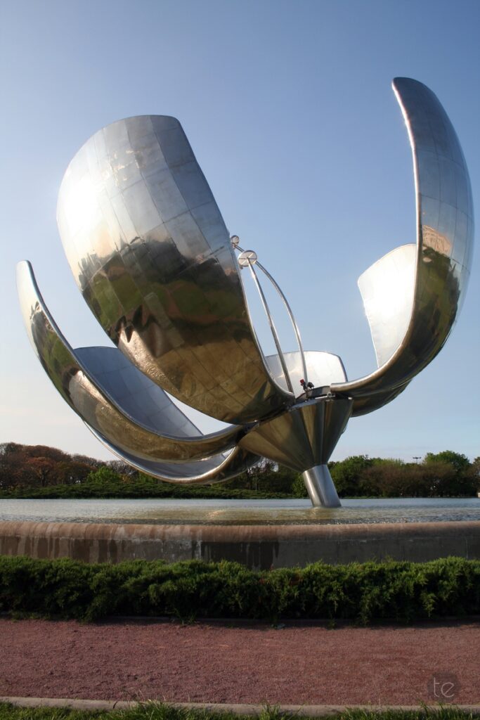 Floralis Genérica Sculpture in Plaza de las Naciones Unidas, Avenida Figueroa Alcorta, Buenos Aires