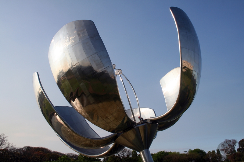 Floralis Genérica Sculpture in Plaza de las Naciones Unidas, Avenida Figueroa Alcorta, Buenos Aires