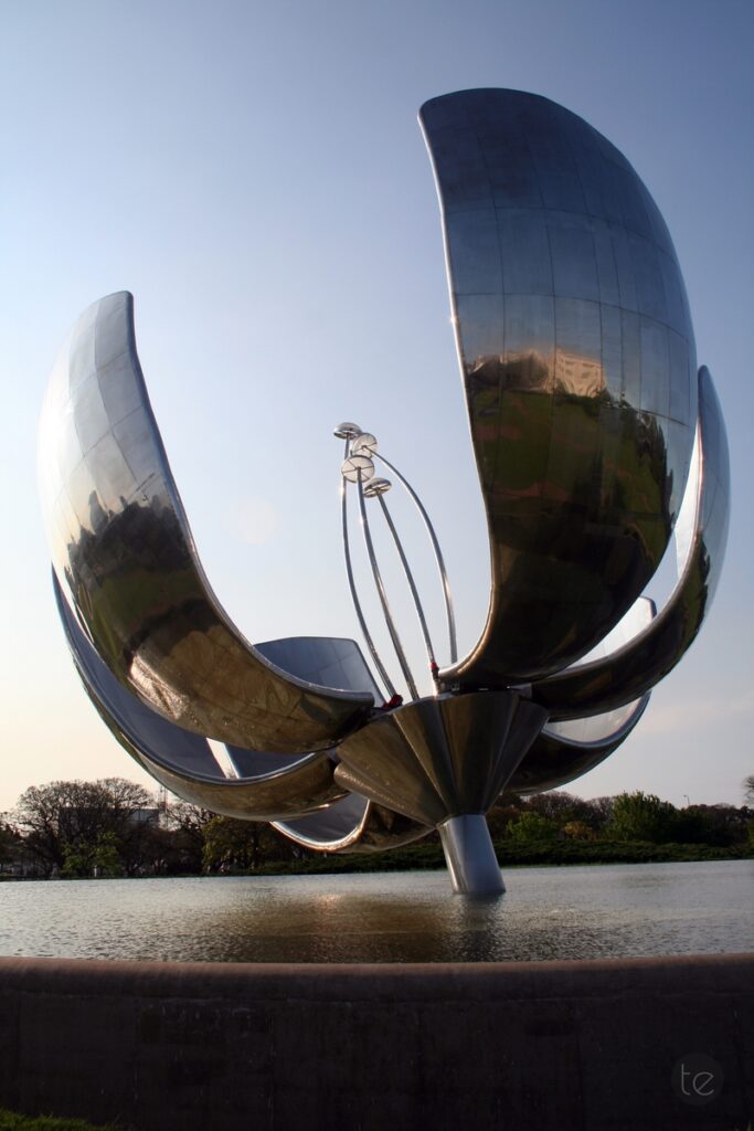 Floralis Genérica Sculpture in Plaza de las Naciones Unidas, Avenida Figueroa Alcorta, Buenos Aires