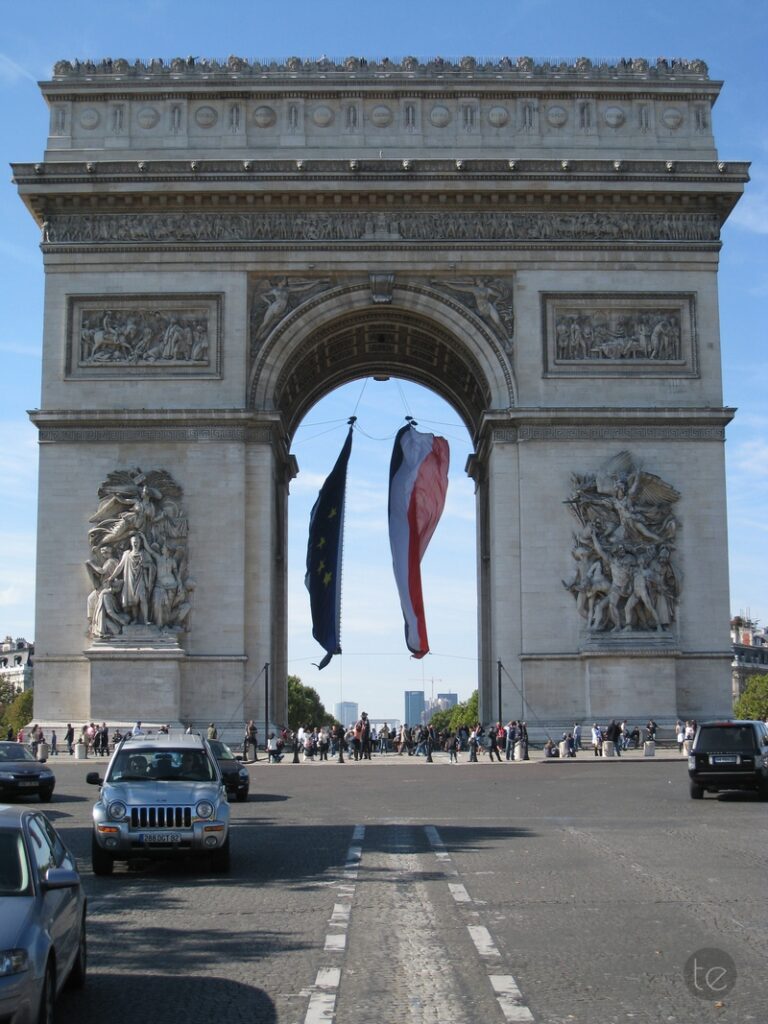 The Arc de Triomphe de l'Étoile in Paris