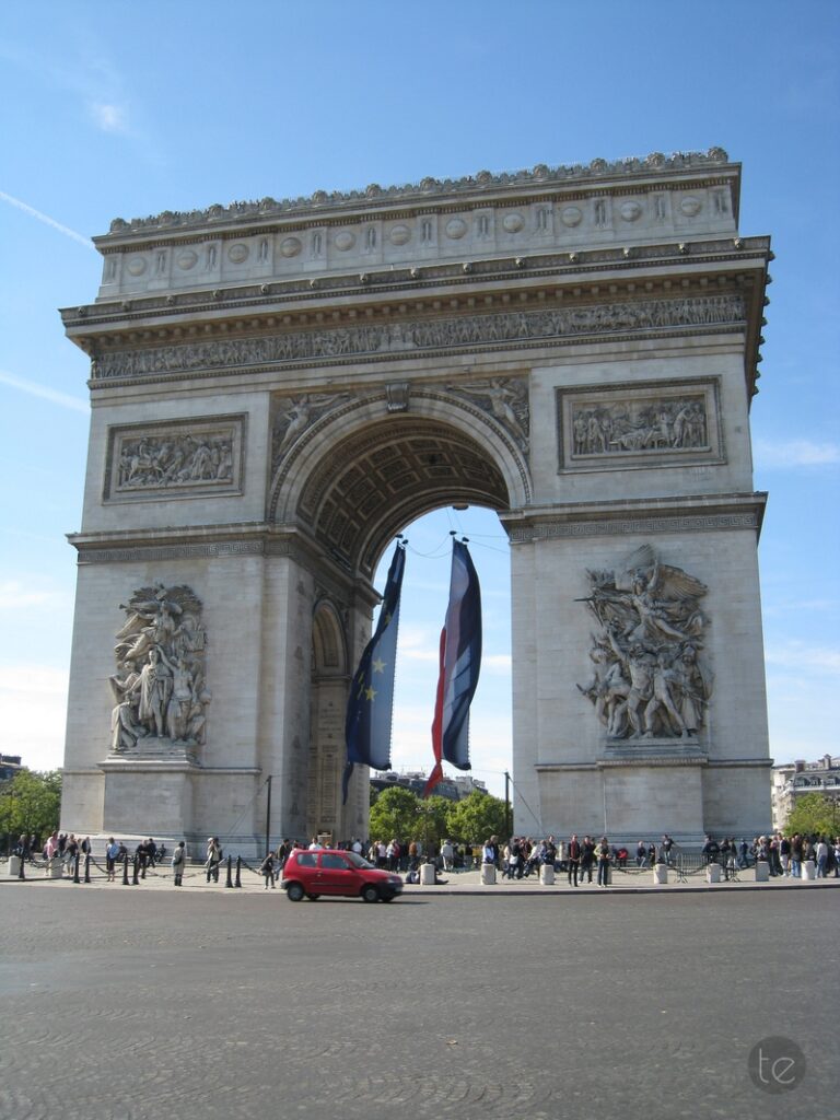 The Arc de Triomphe de l'Étoile in Paris
