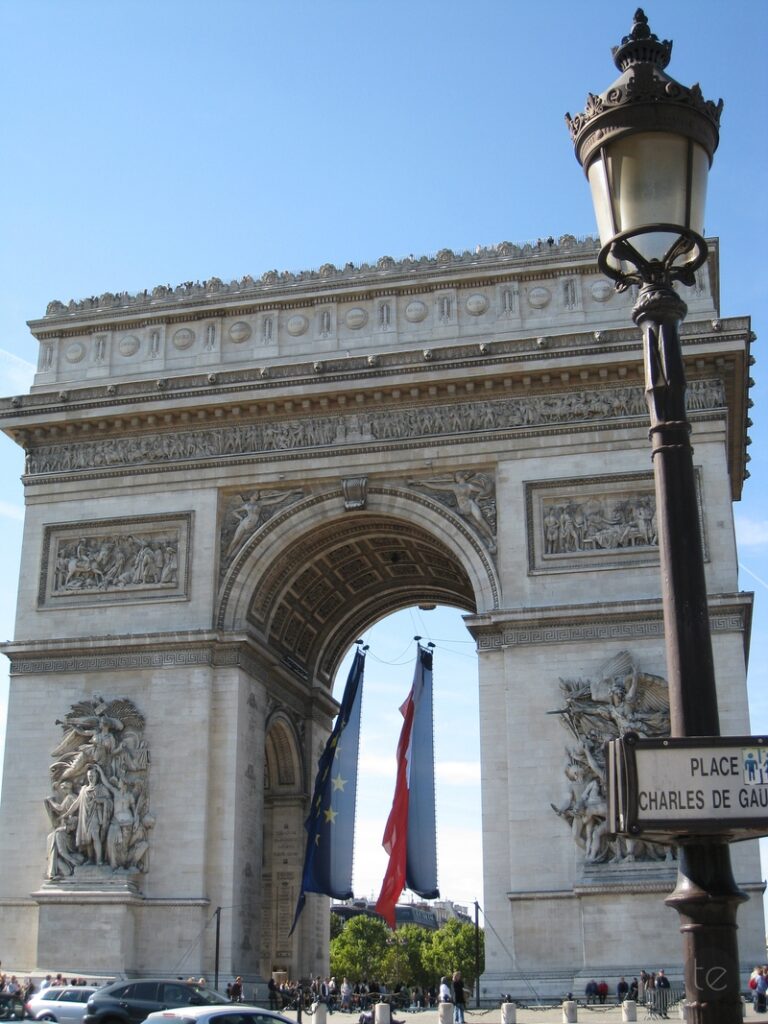 The Arc de Triomphe de l'Étoile in Paris