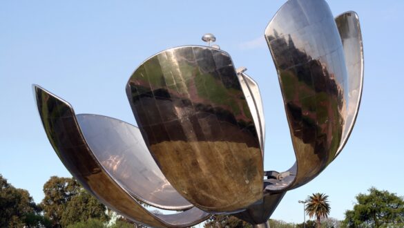 Floralis Genérica Sculpture in Plaza de las Naciones Unidas, Avenida Figueroa Alcorta, Buenos Aires