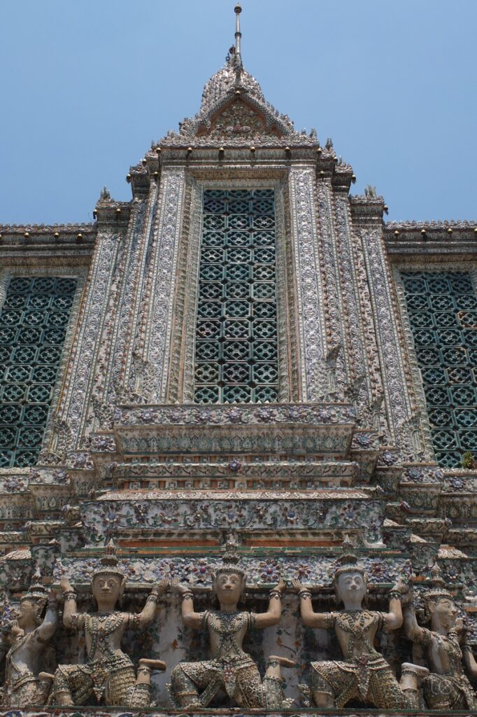 Wat Arun: Thailand's Iconic Temple of Dawn