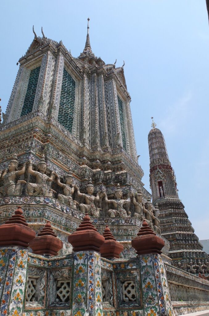 Wat Arun: Thailand's Iconic Temple of Dawn