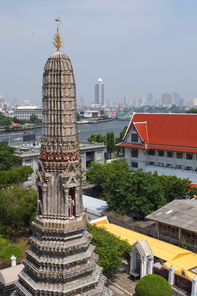 Wat Arun: Thailand's Iconic Temple of Dawn