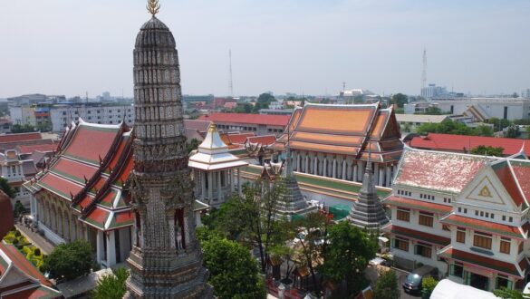 Wat Arun: Thailand's Iconic Temple of Dawn