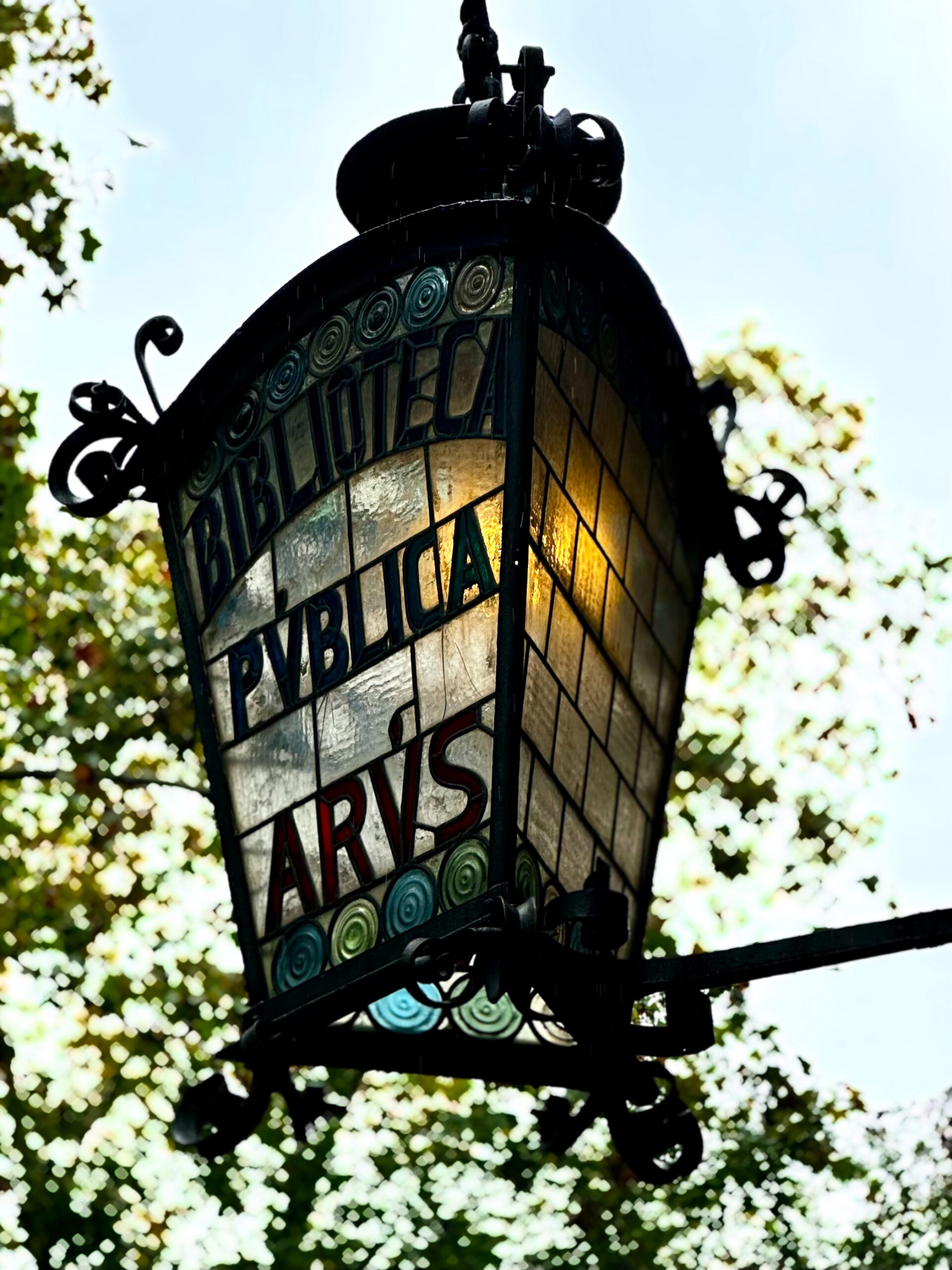 Biblioteca Pública Arús