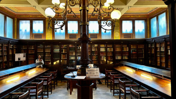 Biblioteca Pública Arús