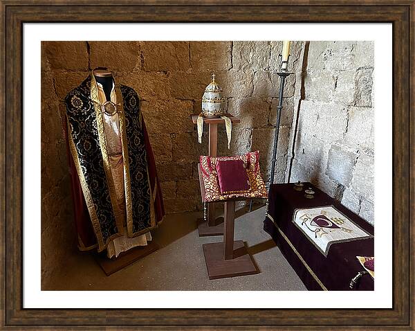 Pope Benedict XIII's Chamber - Medieval Clerical Attire Display