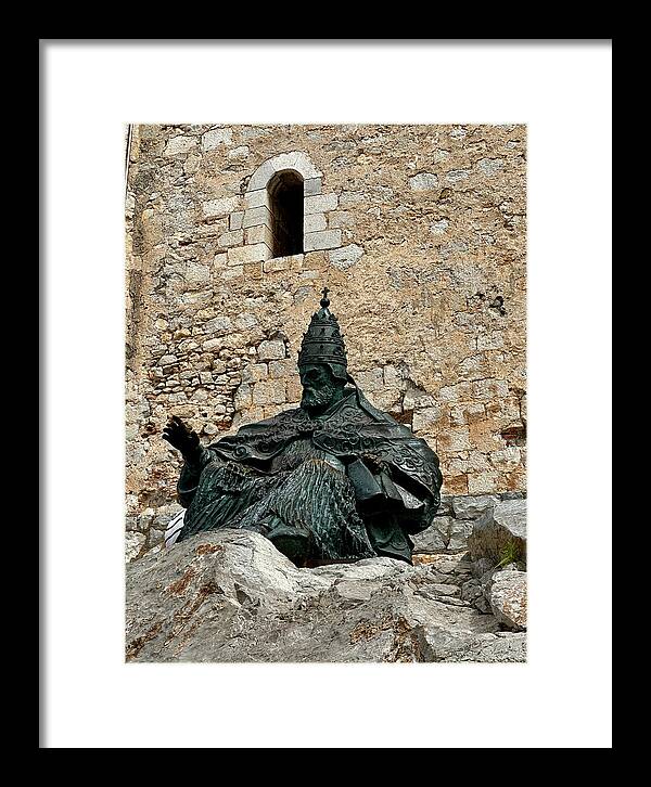 Statue of Papa Luna - Bronze Statue of a Seated Pope